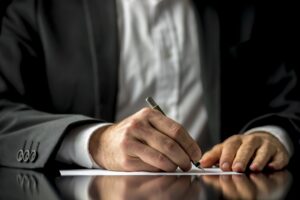 Questions to Ask a Business Contract Lawyer Before Hiring